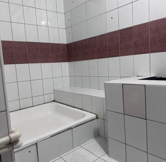 Standard-huone Jaettu Kylpyhuone, Qamar Family Guest House
