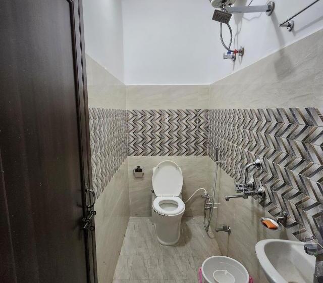 Standardrum, The Kashi Palace Inn ,varanasi ! Fully Air Conditioned Hotel At Prime Location With Parking Availabi