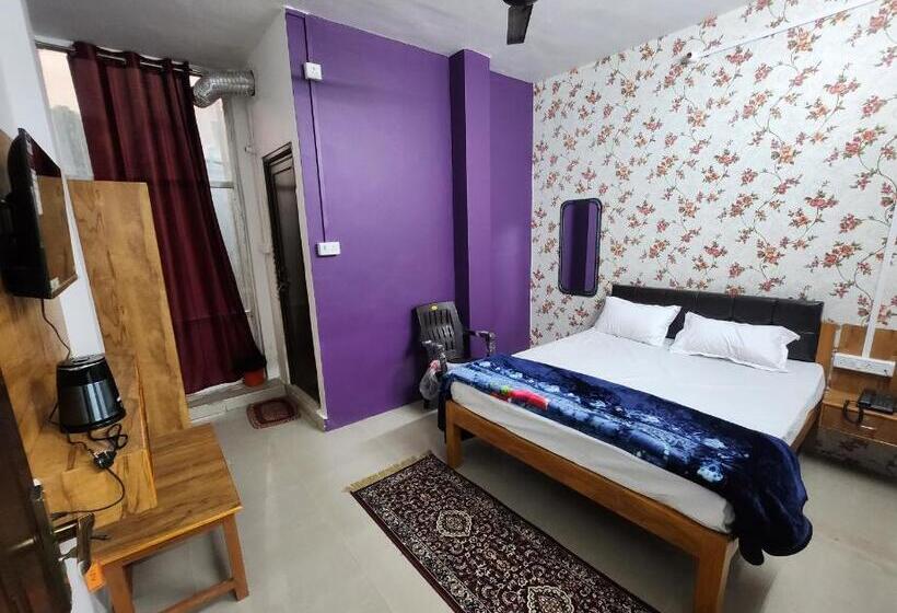 Standardrum, The Kashi Palace Inn ,varanasi ! Fully Air Conditioned Hotel At Prime Location With Parking Availabi