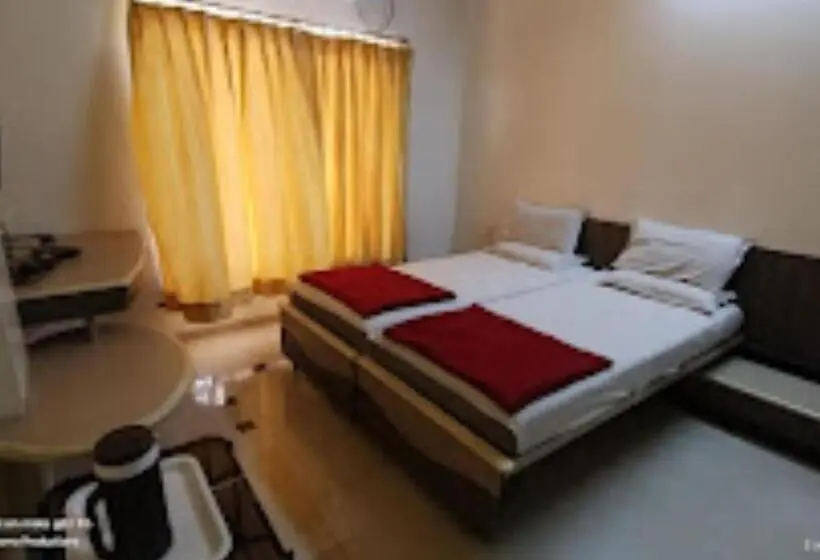 デラックスルーム, Premier   Hotel In Saket Society Bhusawal