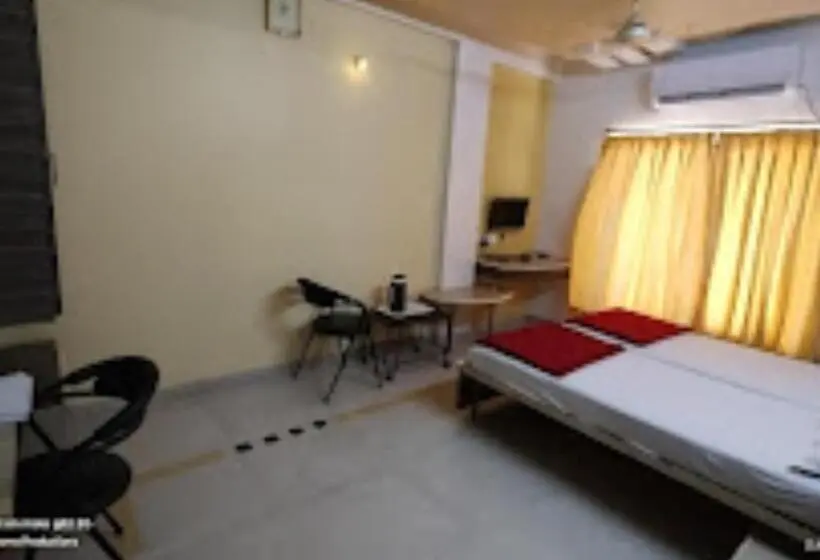 デラックスルーム, Premier   Hotel In Saket Society Bhusawal