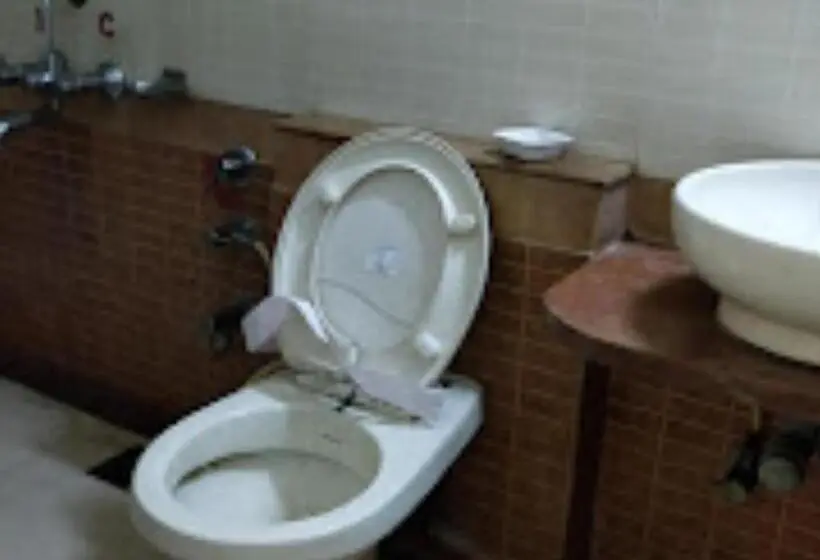 キングサイズベッドのデラックスルーム, Premier   Hotel In Saket Society Bhusawal