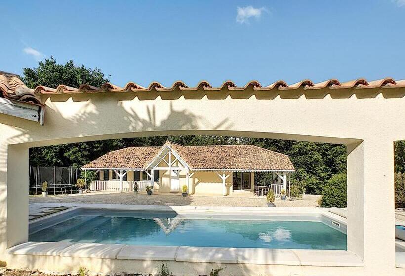 חדר סטנדרט נוף לגינה, Les Goujatoux Chambre Les Eyzies