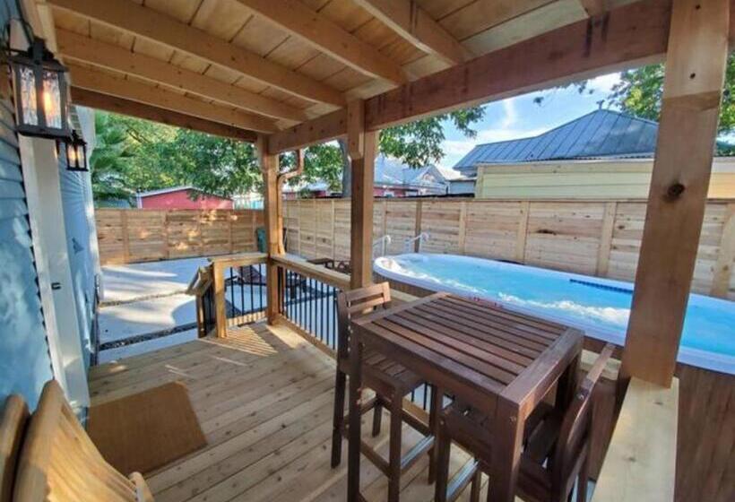 בית, 3 חדרי שינה, Lux Historic Home Swim Spa Golf Cart