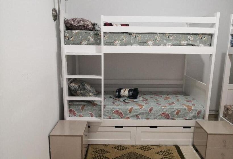 מיטה בחדר משותף, Hostel La Corniche
