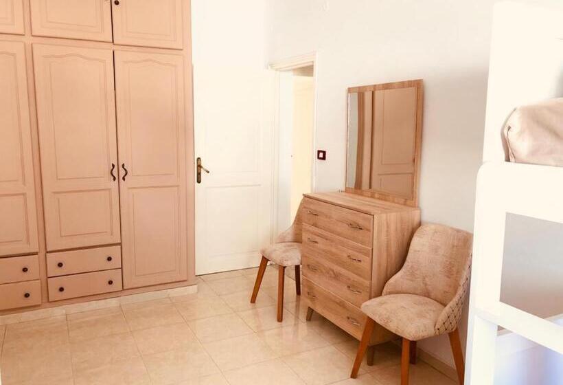 מיטה בחדר משותף, Hostel La Corniche