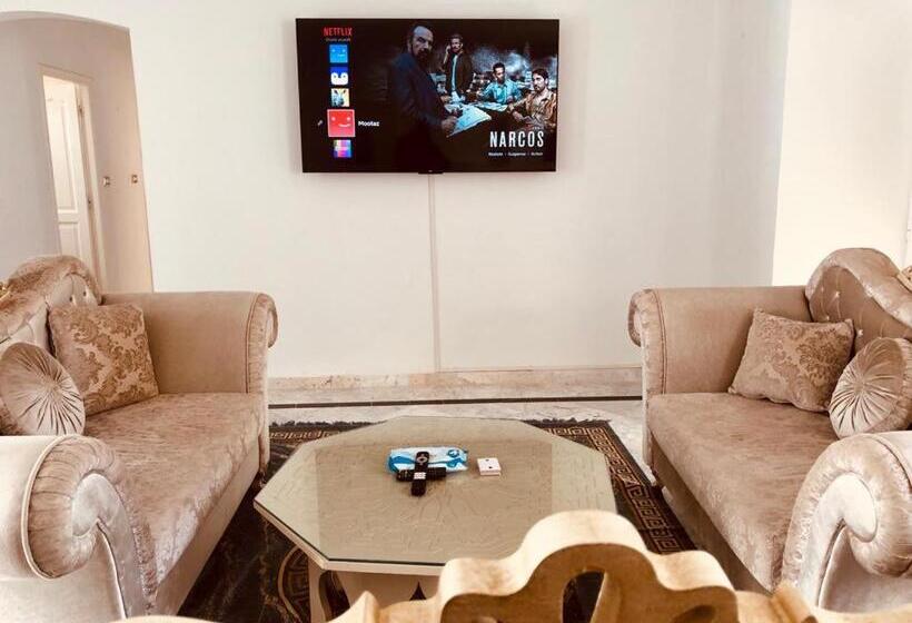 تختخواب در اتاق مشترک, Hostel La Corniche