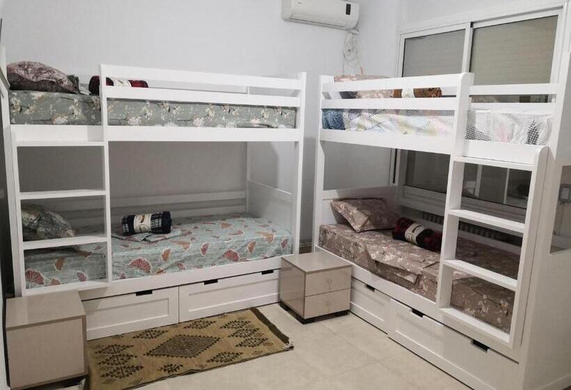 מיטה בחדר משותף, Hostel La Corniche