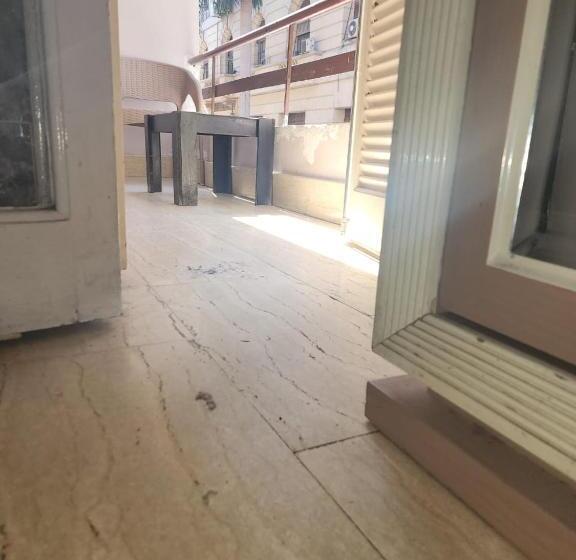 اتاق لوکس, Grand City