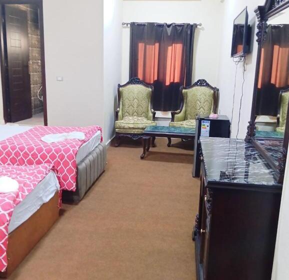 اتاق راحتی سه تخته, Grand City