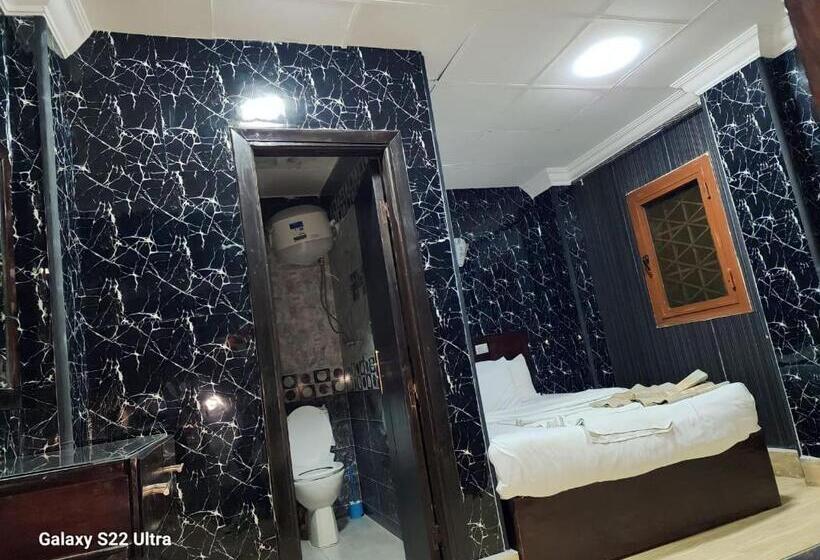 اتاق لوکس خانوادگی, Grand City