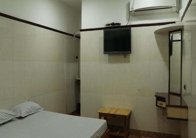 חדר דלוקס לארבעה, Clinton Guest House