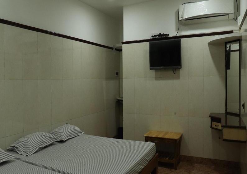 חדר דלוקס לארבעה, Clinton Guest House