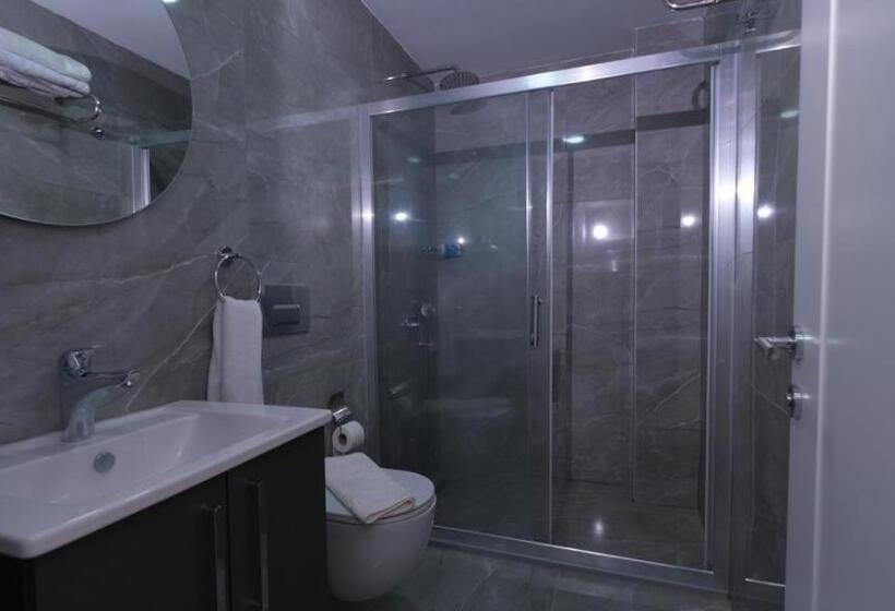 اتاق لوکس با چشم‌انداز دریا, Marina Port Akyaka