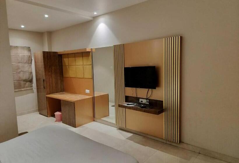 اتاق کلاسیک سه تخته, Fabhotel Jp Villa