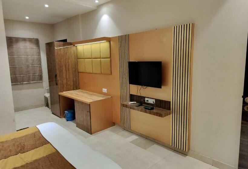 トリプルクラシックルーム, Fabhotel Jp Villa