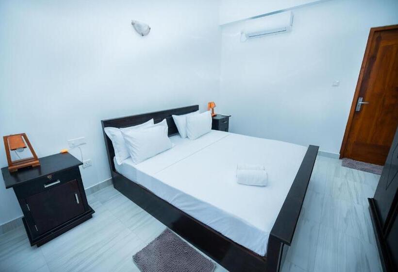 غرفة قياسية, Teya Beach