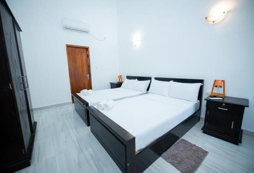 غرفة قياسية, Teya Beach