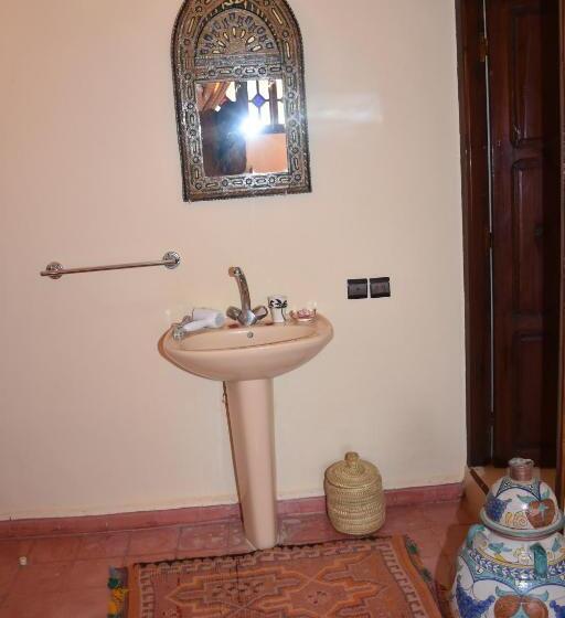 اتاق خانوادگی با چشم‌انداز باغ, Riad Le Petit Jardin