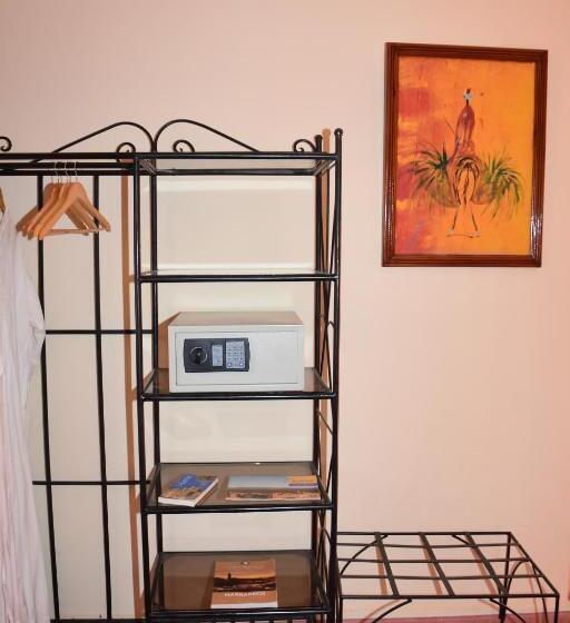 디럭스 룸, Riad Le Petit Jardin