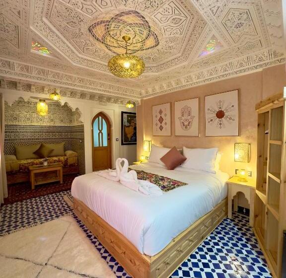 اتاق سوپریور با تخت بزرگ, Dar Md