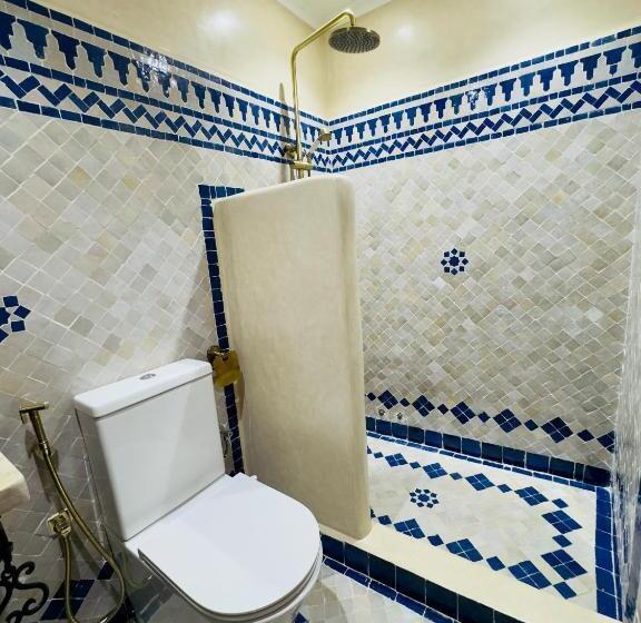 اتاق سوپریور با تخت بزرگ, Dar Md