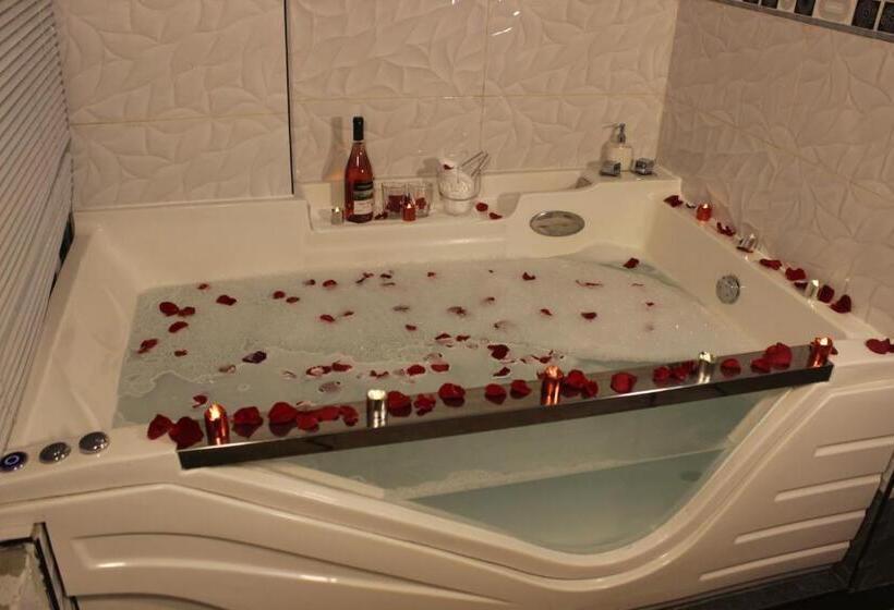 جناح ديلوكس, Hostal Draba