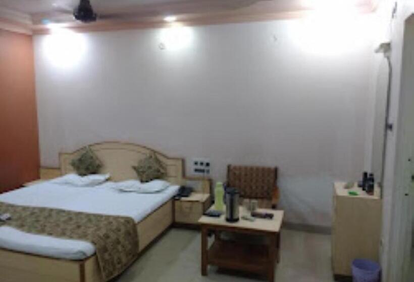 חדר סטנדרט, Mayur Restaurant Chandrapur