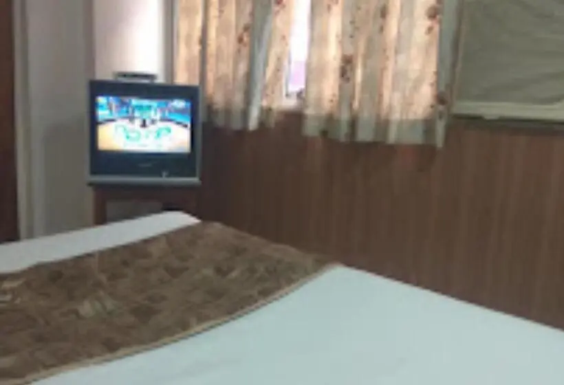 スタンダードルーム, Mayur Restaurant Chandrapur