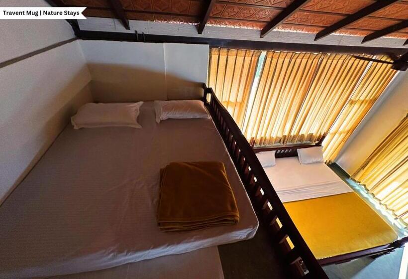 Quarto Familiar Vista Montanha, Pepper Corn Retreat By Travent Mug