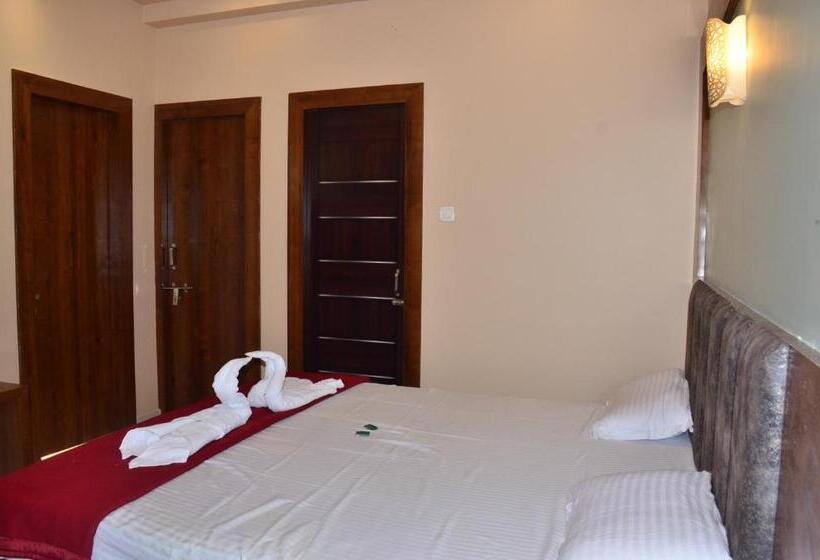 Quarto Deluxe, Ruby House