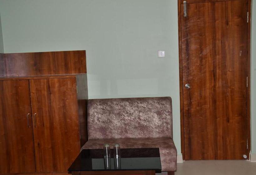 Quarto Estandar, Ruby House