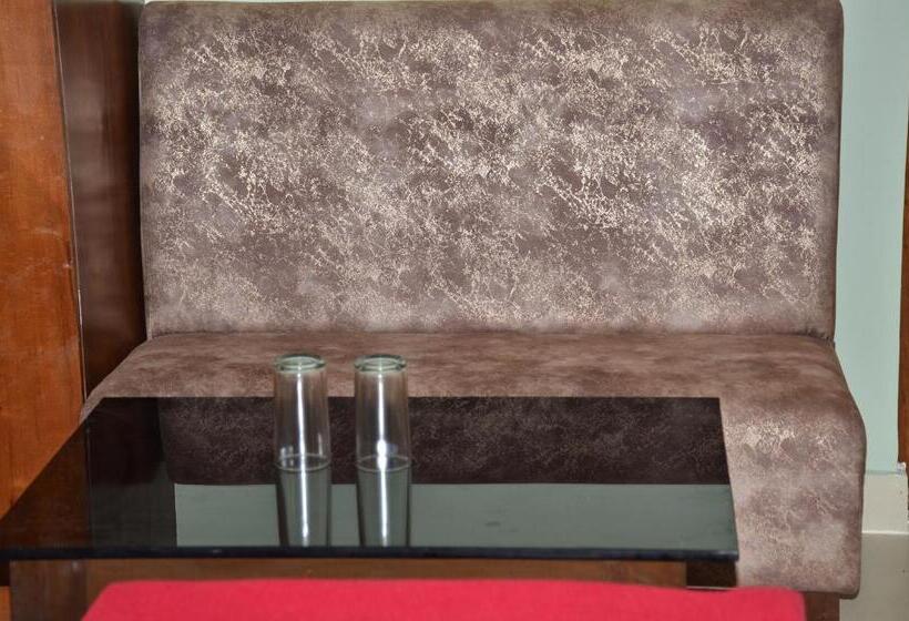 Quarto Estandar, Ruby House