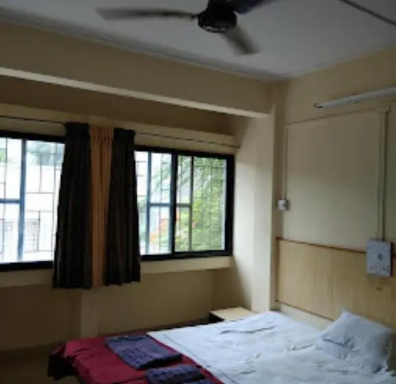 Deluxe-huone, Shreeman ,satara
