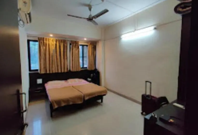 Deluxe-huone, Shreeman ,satara