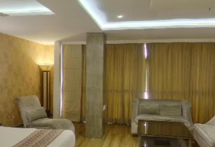 Suíte Deluxe, Siddharth Premiere Chandrapur