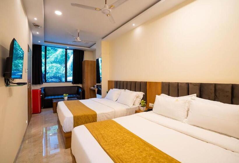 Perhehuone, The Platinum