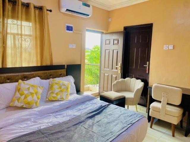 اتاق سوپریور, New Heights Castle Hotels