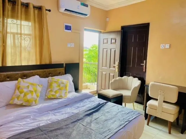 اتاق سوپریور, New Heights Castle Hotels