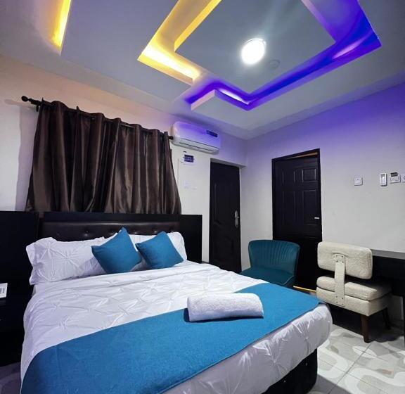 اتاق سوپریور, New Heights Castle Hotels