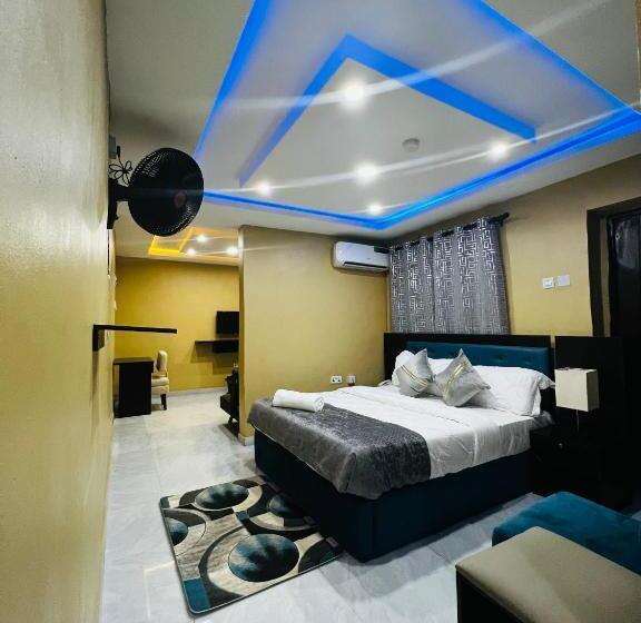 سوییت اجرایی, New Heights Castle Hotels