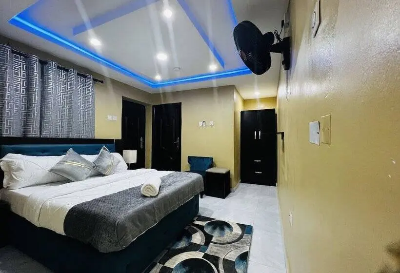 سوییت اجرایی, New Heights Castle Hotels