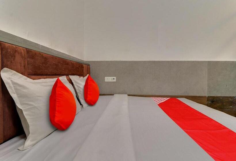 트리플 클래식 룸, Oyo Hotel Indian Era