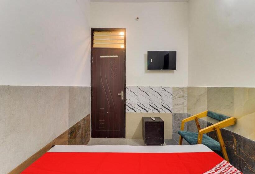 트리플 클래식 룸, Oyo Hotel Indian Era