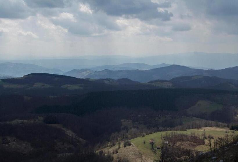 اتاق استاندارد سه نفره, Eco Lodge Taor