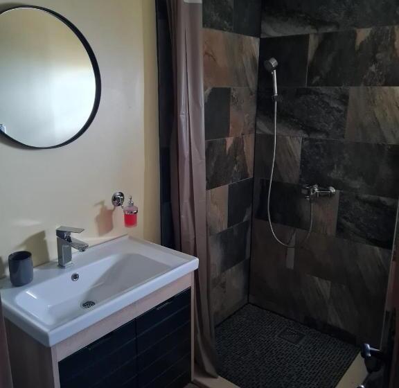 اتاق استاندارد سه نفره, Eco Lodge Taor