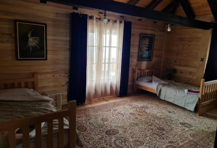 اتاق استاندارد سه نفره, Eco Lodge Taor