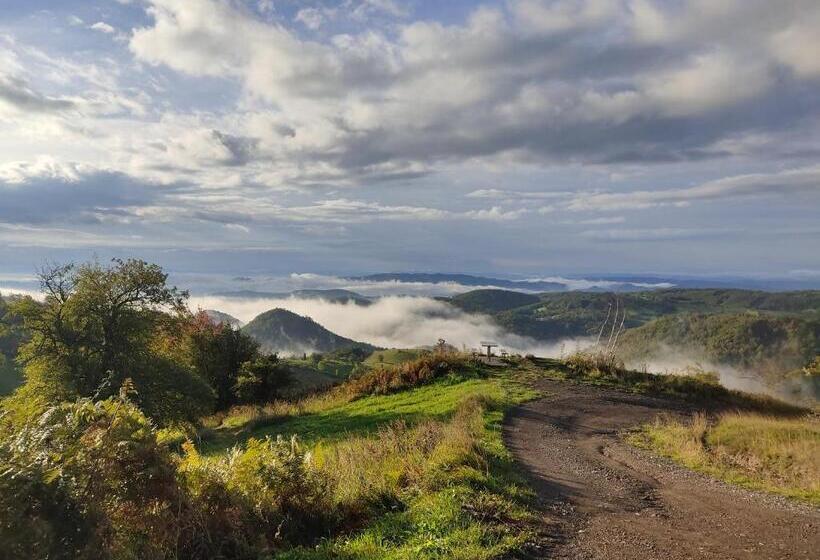 اتاق استاندارد سه نفره, Eco Lodge Taor
