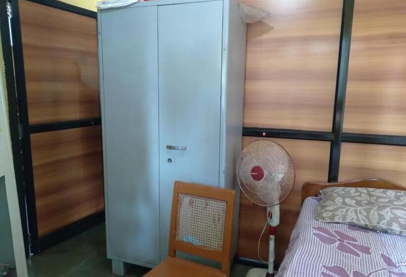 标准单人间, Haldankar Guest House