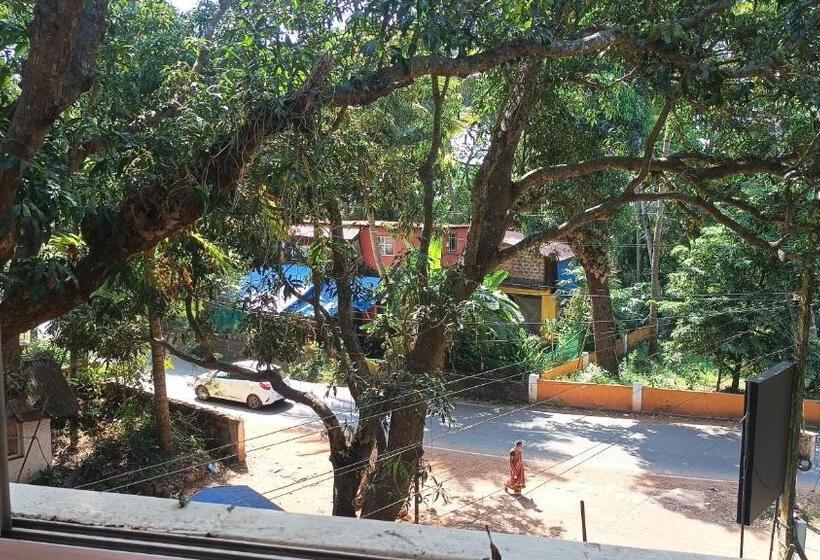 家庭间, Haldankar Guest House